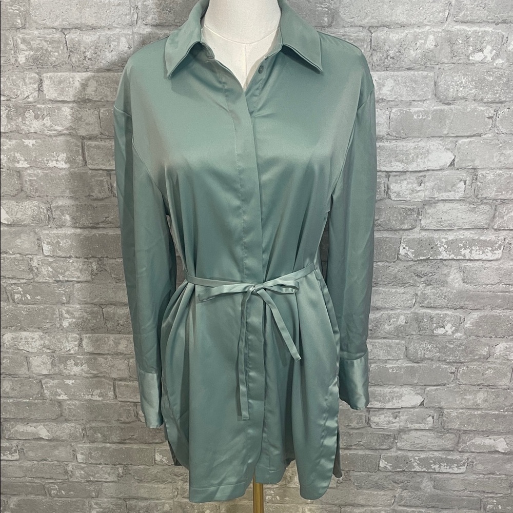 House of Harlow 1960 textured satin belted mini shirt dress in sage color